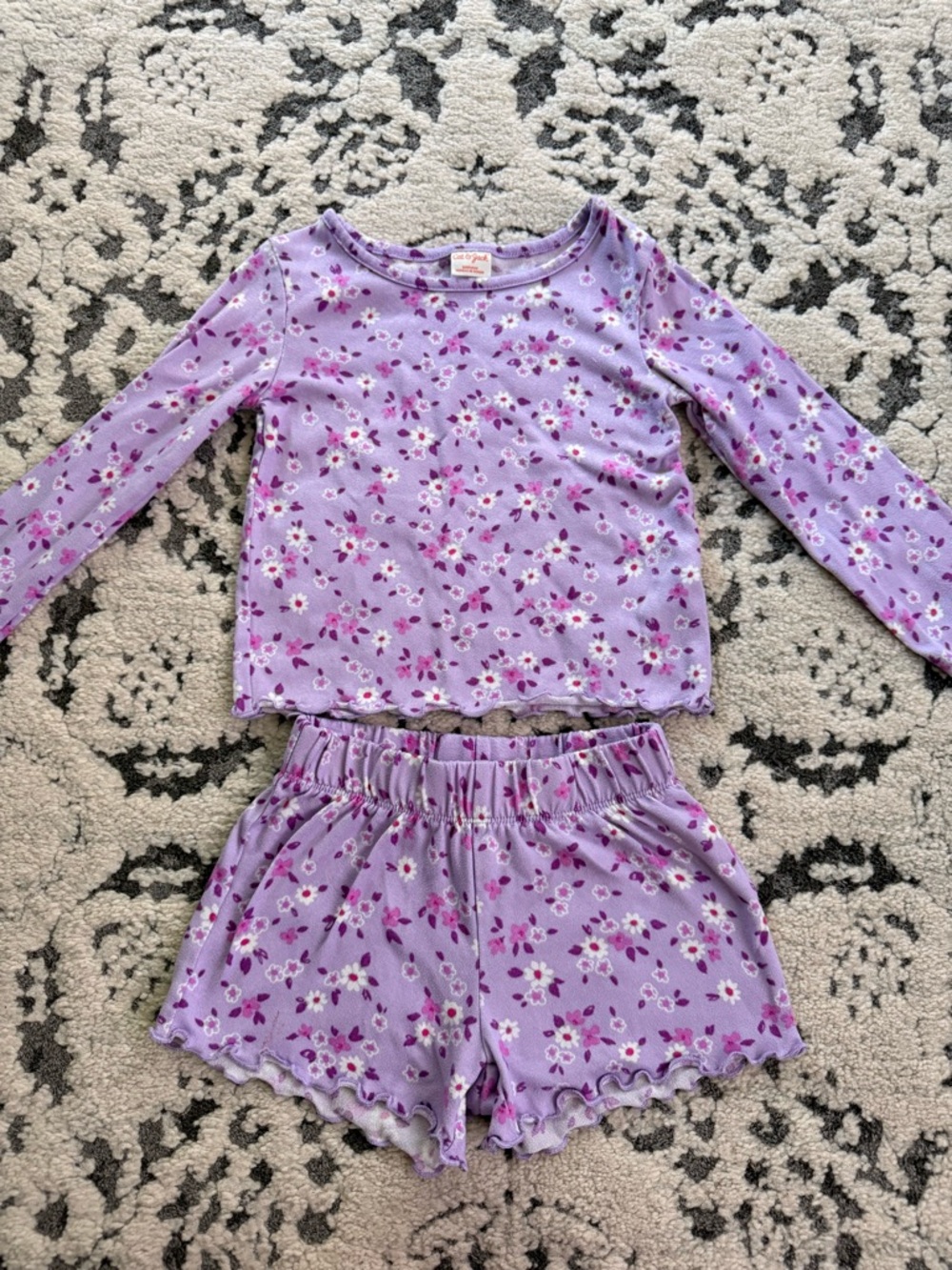Cat & Jack Lavender Floral Long Sleeve Top & Shorts Pajama Set